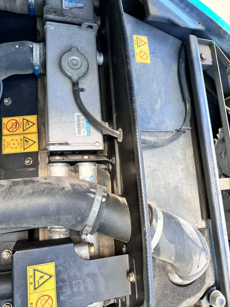 Máy xúc bánh xích Kobelco SK135SR-2 Năm SX 2008