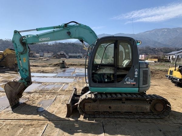  MÁY ĐÀO KOBELCO SK70SR-1ES - 2008 