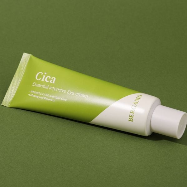 KEM DƯỠNG MẮT RAU MÁ BERGAMO CICA ESSENTIAL INTENSIVE EYE CREAM 100G
