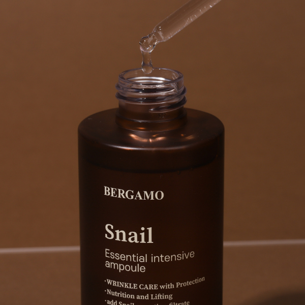 TINH CHẤT ỐC SÊN BERGAMO SNAIL ESSENTIAL INTENSIVE AMPOULE 150ML