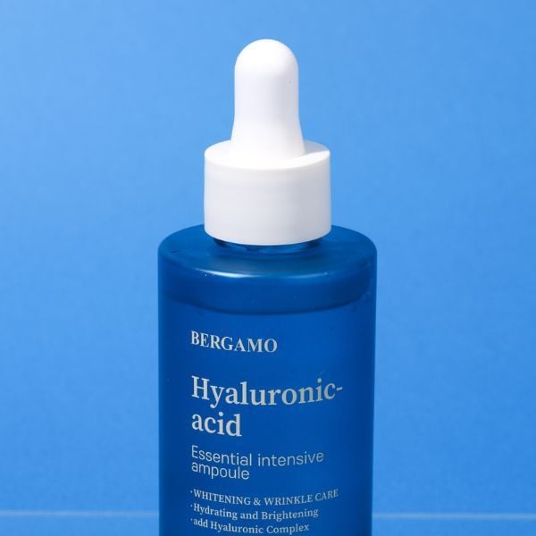SERUM CẤP ẨM HỖ TRỢ PHỤC HỒI BERGAMO HYALURONIC ACID ESSENTIAL INTENSIVE AMPOULE 150ML
