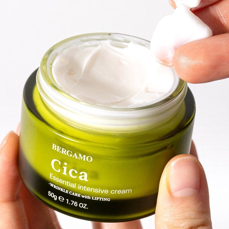 KEM DƯỠNG RAU MÁ BERGAMO CICA ESSENTIAL INTENSIVE CREAM 50G