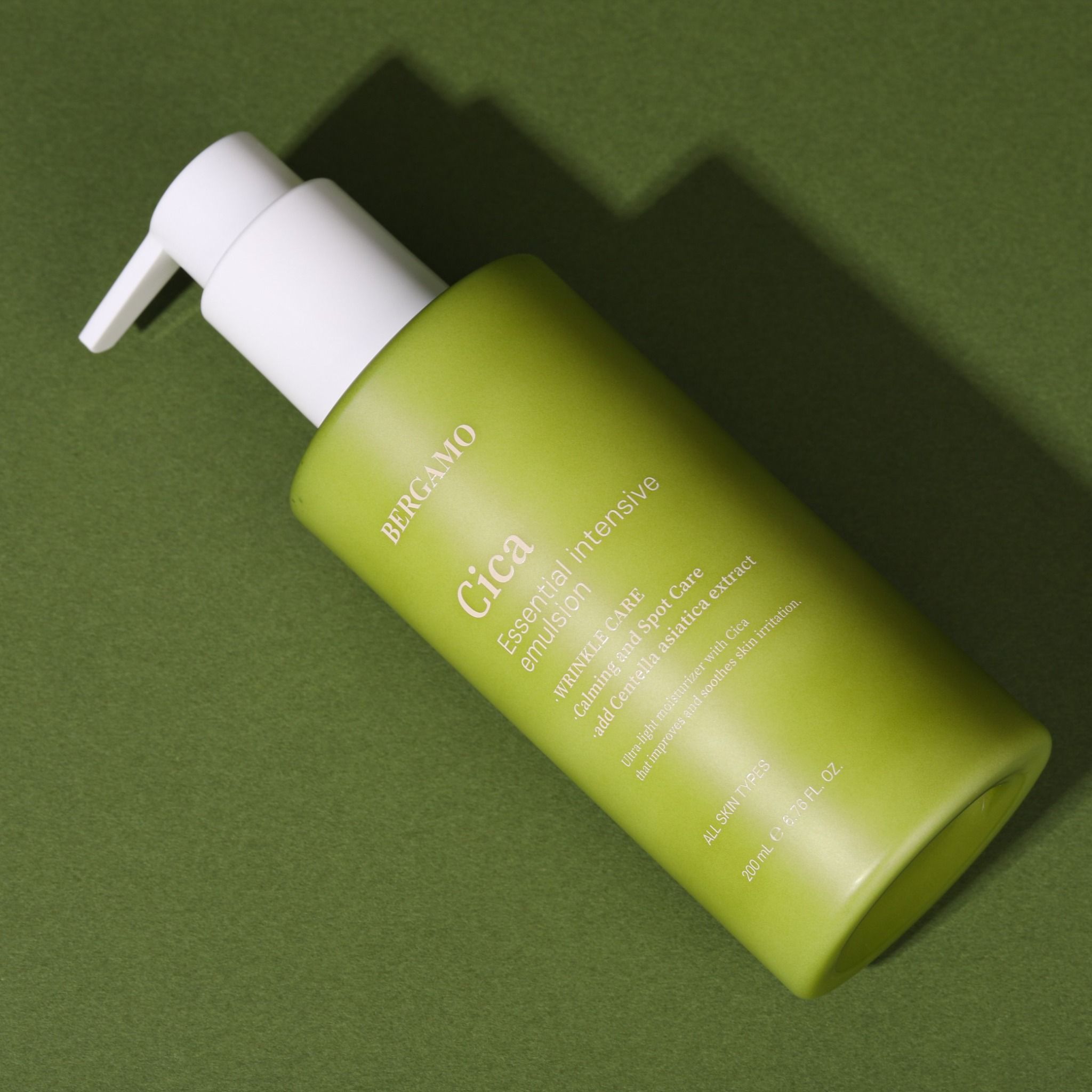 SỮA DƯỠNG DA RAU MÁ BERGAMO CICA ESSENTIAL INTENSIVE EMULSION