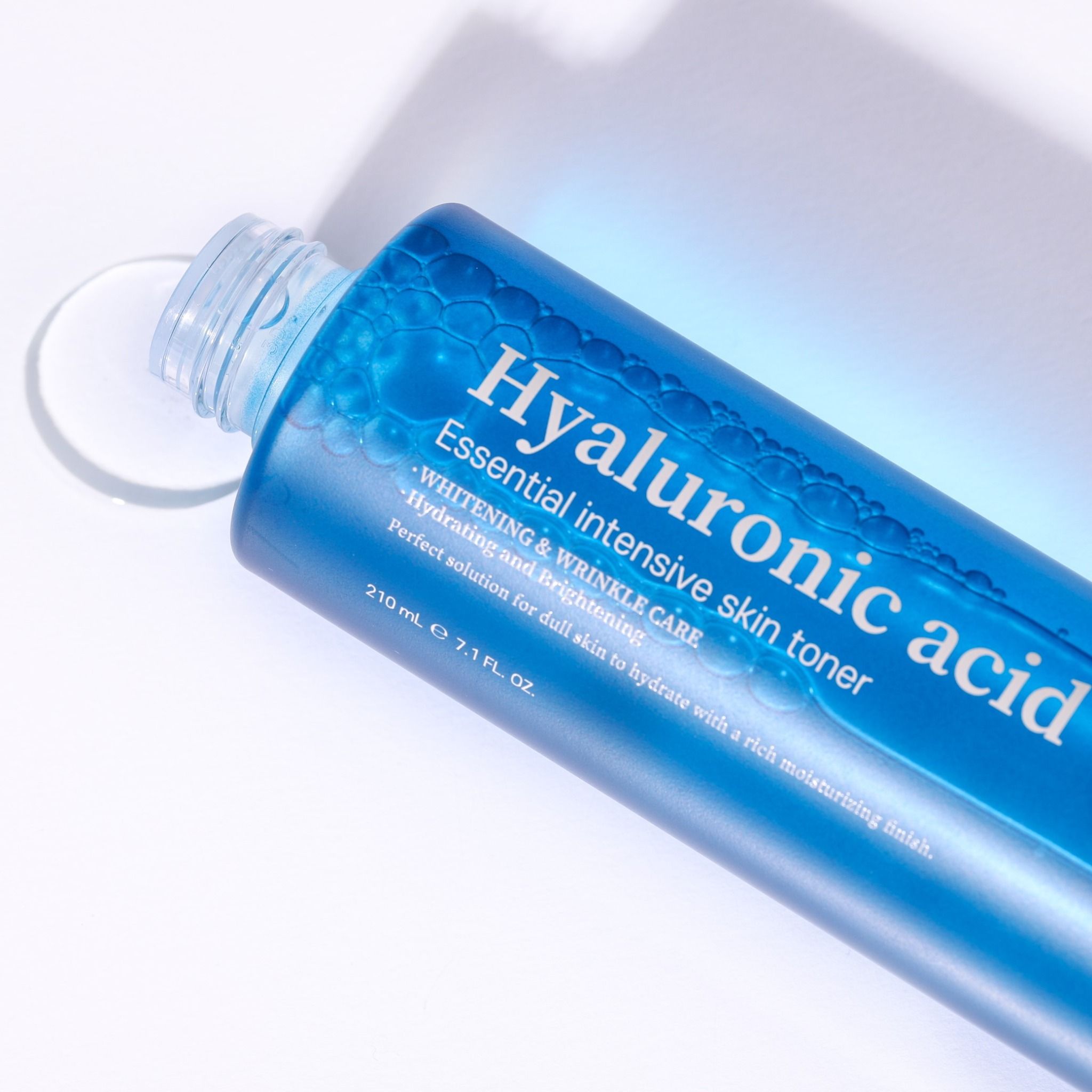 TONER CẤP ẨM HỖ TRỢ PHỤC HỒI BERGAMO HYALURONIC ACID ESSENTIAL INTENSIVE SKIN TONER 210ML