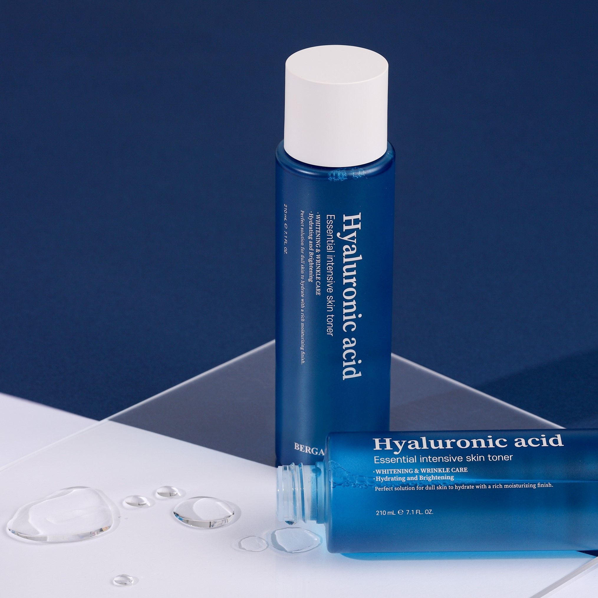 TONER CẤP ẨM HỖ TRỢ PHỤC HỒI BERGAMO HYALURONIC ACID ESSENTIAL INTENSIVE SKIN TONER 210ML