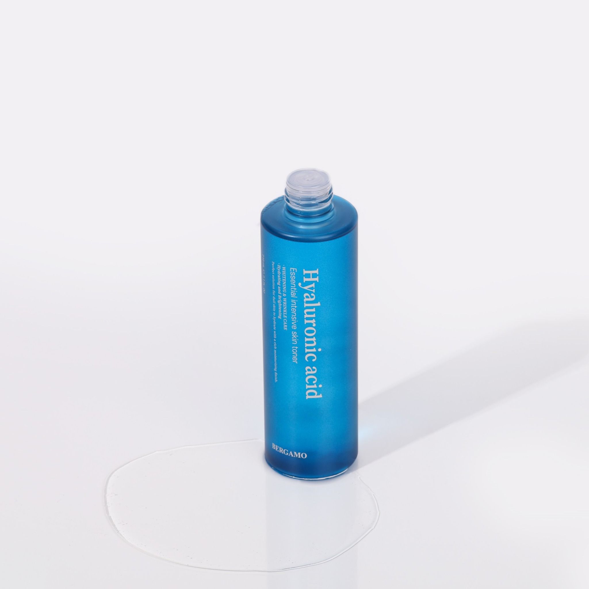 TONER CẤP ẨM HỖ TRỢ PHỤC HỒI BERGAMO HYALURONIC ACID ESSENTIAL INTENSIVE SKIN TONER 210ML