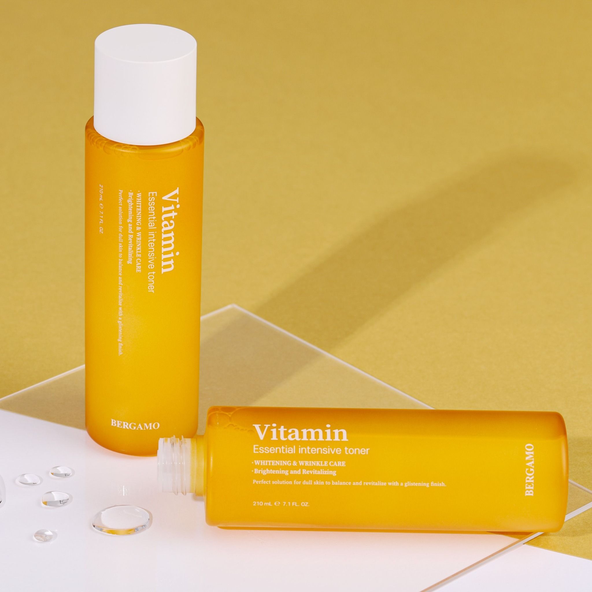 TONER VITAMIN SÁNG DA BERGAMO VITAMIN ESSENTIAL INTENSIVE TONER 210ML