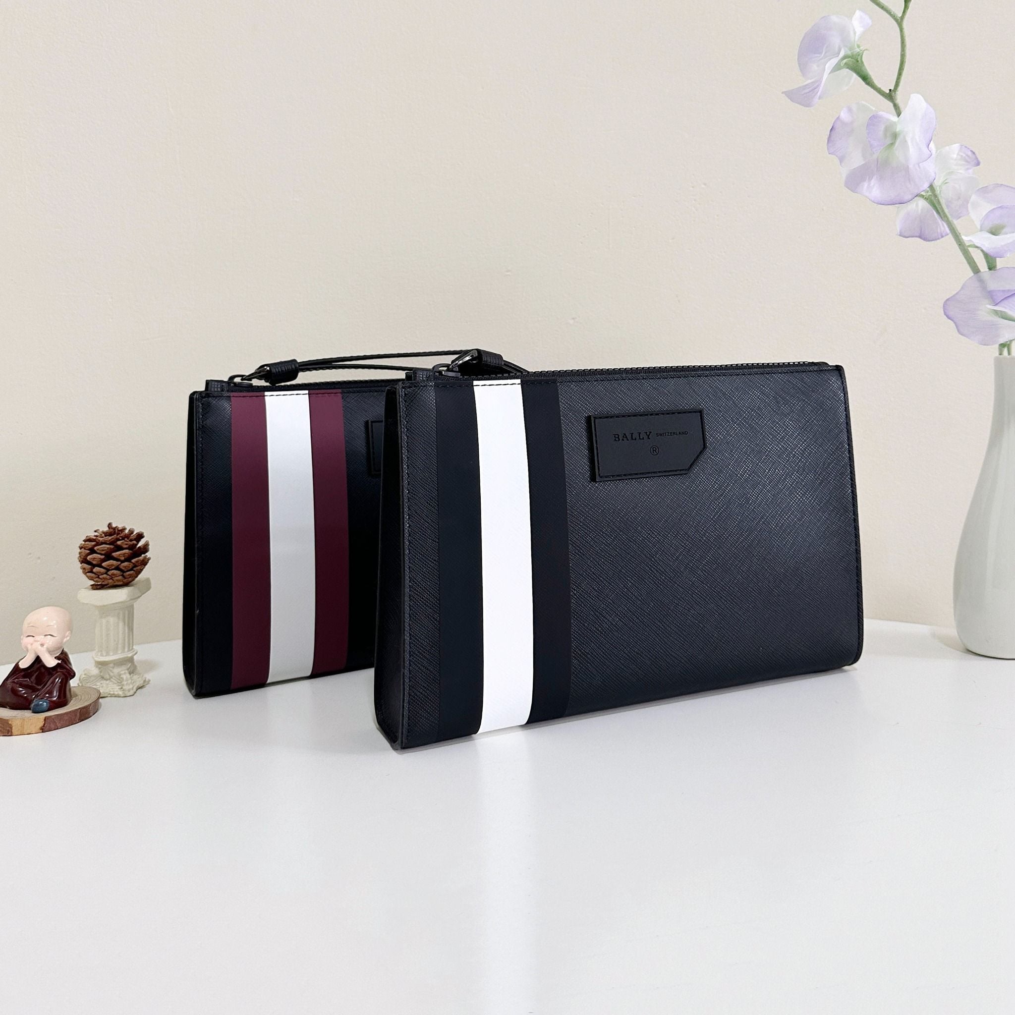 Túi cầm tay Bally Skid clutch bag – Nguyễn Thị Mỹ Linh