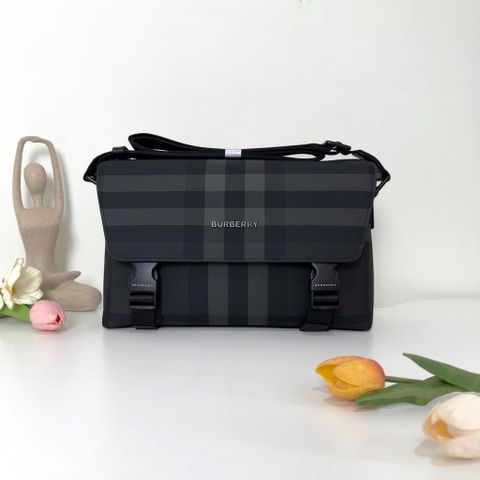 Cặp da đeo chéo Burberry Charcoal Check messenger bag 