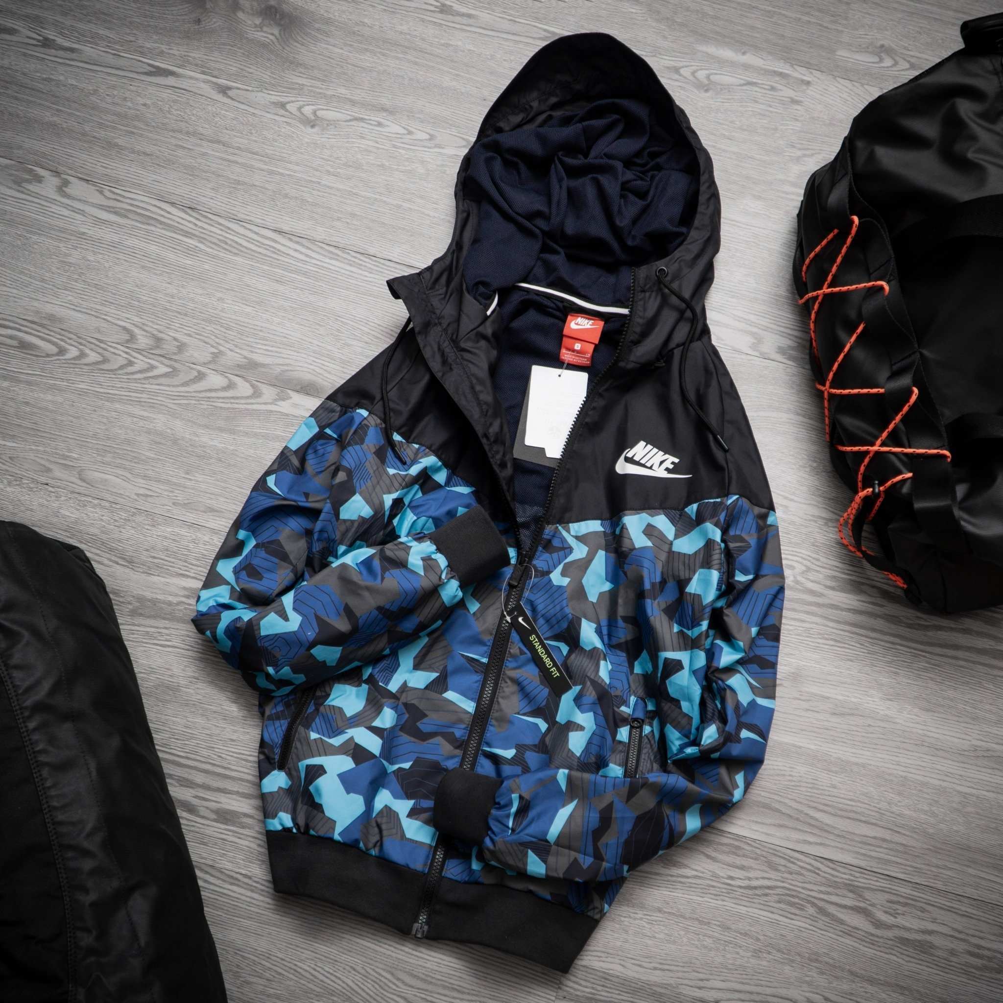 Nike badlands sales camo windrunner