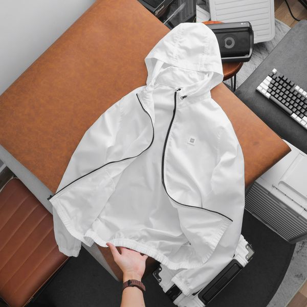 Áo Khoác Ura Windbreaker Hooded Jacket