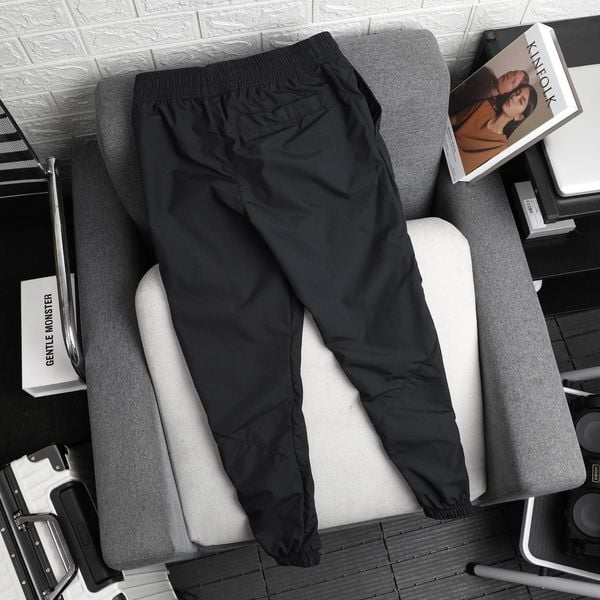 Quần Dài Ura Essential Pants