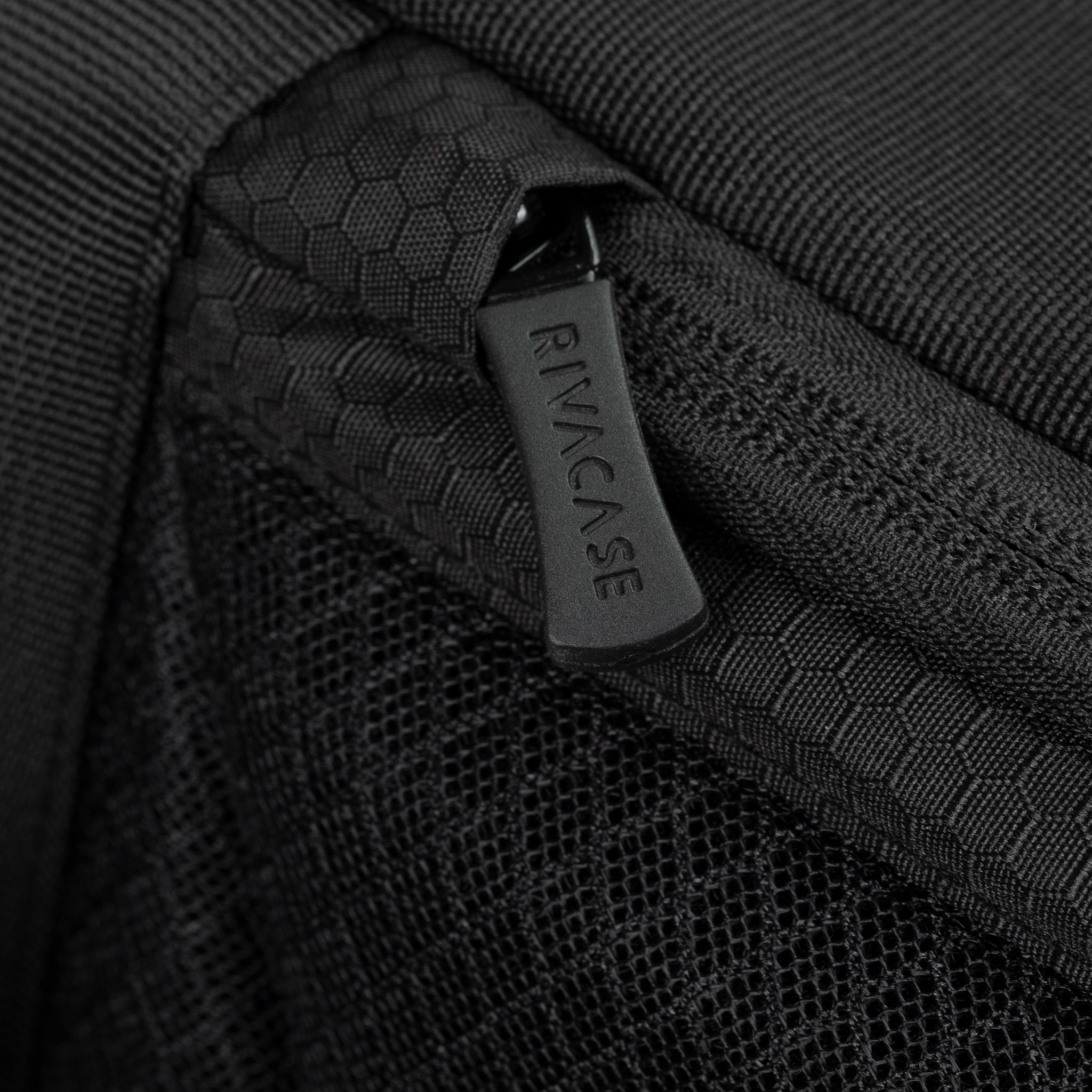  Ba lô 25L Rivacase 5321 dành cho Laptop 15.6inch 