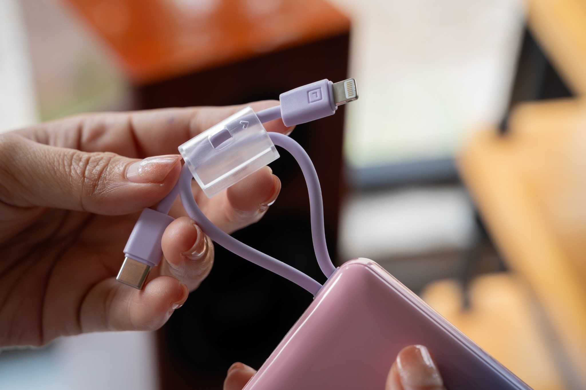  [New] Pin sạc dự phòng nhỏ gọn 10.000mAh Philips DLP2713 - Kèm cáp Type-C và Lightning 