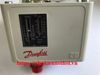 Pressure switch with auto reset