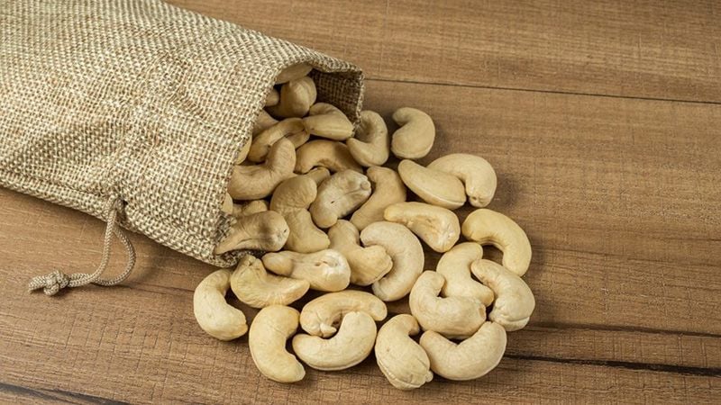 Hạt Điều Sữa Nguyên Hạt 500gr Api Food - Ăn Vặt, Làm Sữa Hạt, Làm Bánh