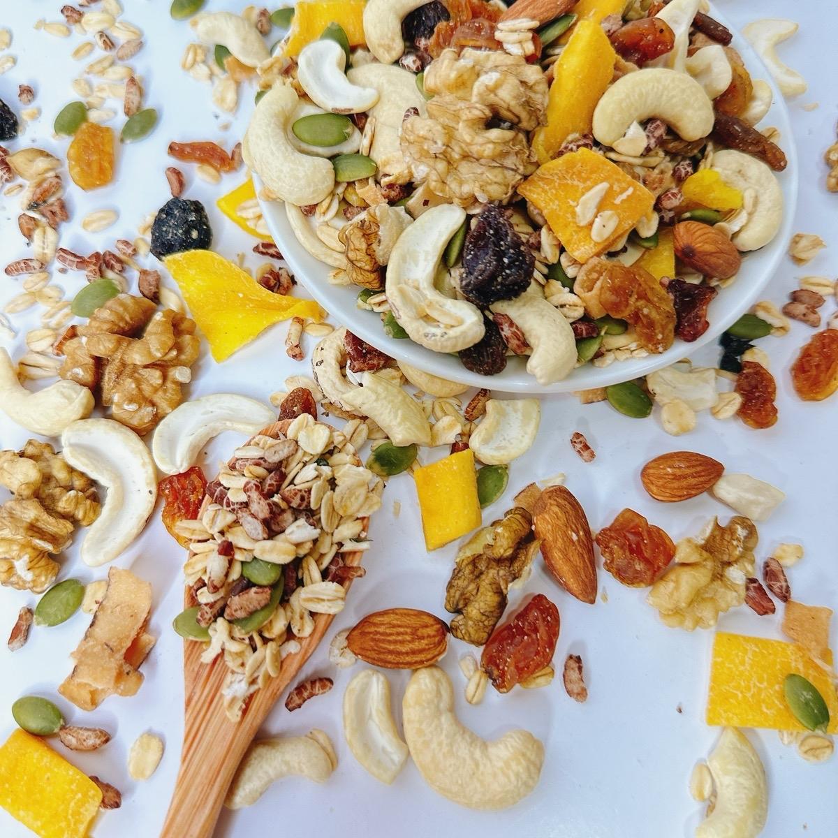 VỊ ĐẶC BIỆT] Ngũ Cốc Dinh Dưỡng Ăn Liền Granola 30% Yến Mạch Api Food