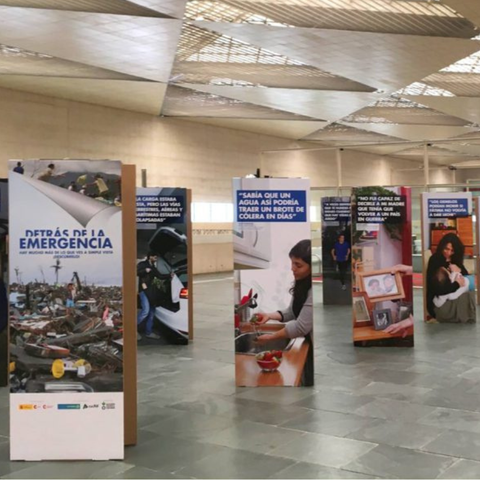 Standee Mẫu Số 3