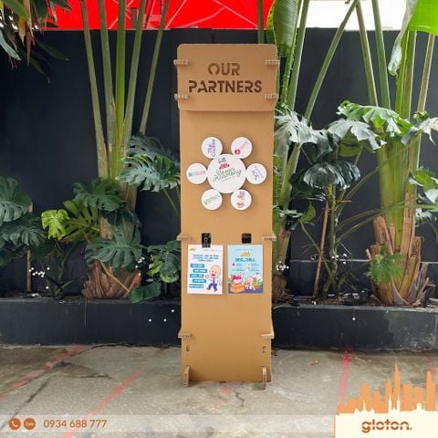 Standee Mẫu Số 8