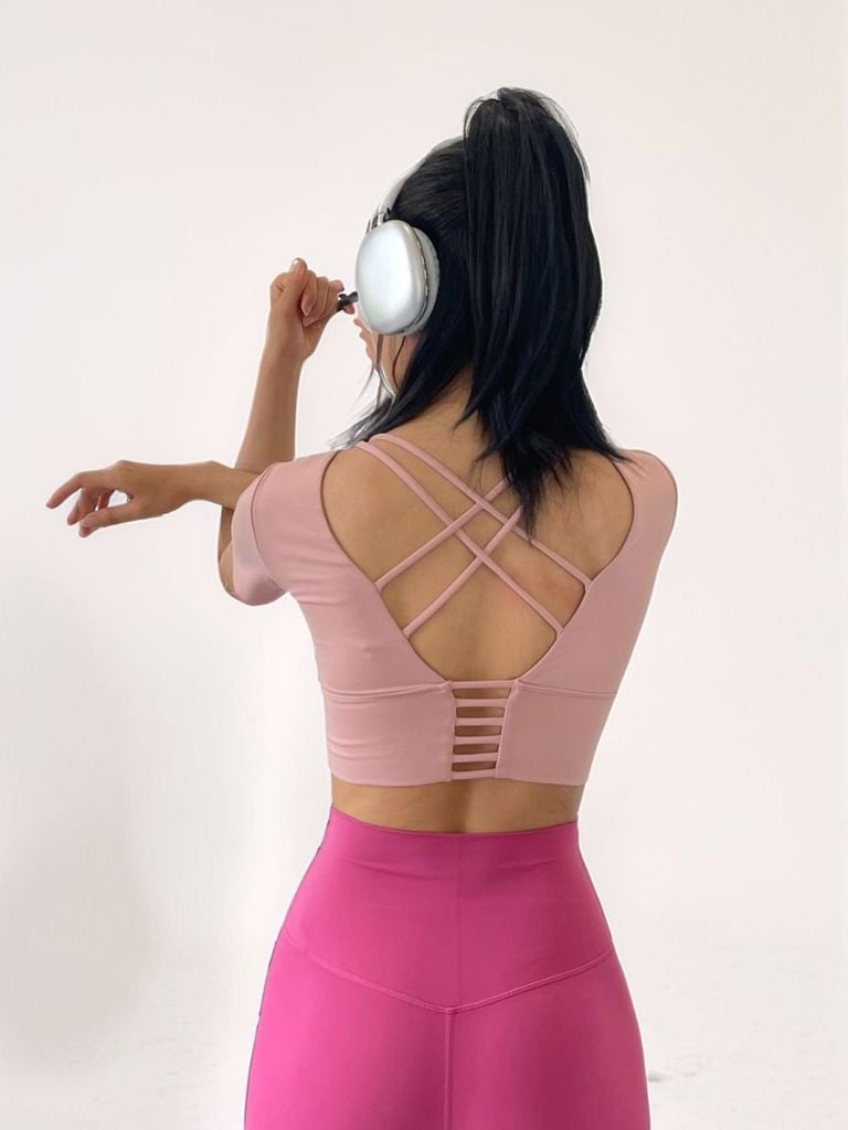 Áo croptop thể thao nữ tập Yoga, Gym có đệm mút nâng ngực chất vải cao cấp thoáng khí co giãn tốt Olona Sports AC04