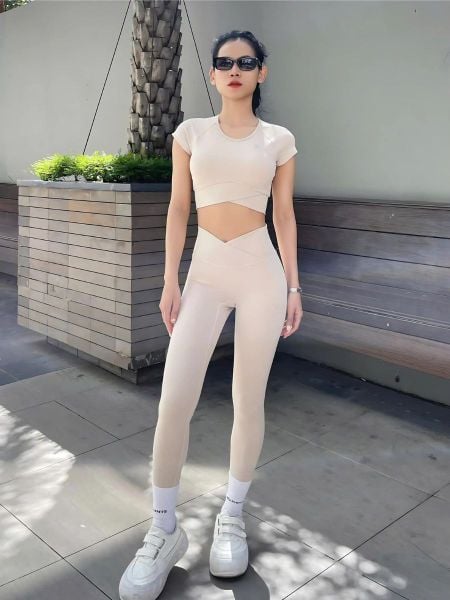 Set đồ quần áo thể thao nữ tập Yoga, Gym chéo khoét lưng chữ 0 Olona Sports RS12