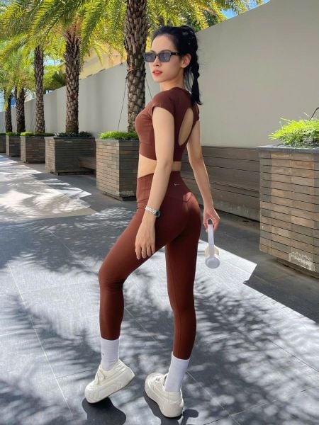 Set đồ quần áo thể thao nữ tập Yoga, Gym chéo khoét lưng chữ 0 Olona Sports RS12