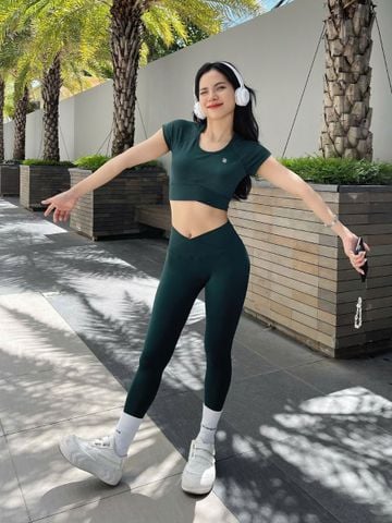 Set đồ quần áo thể thao nữ tập Yoga, Gym chéo khoét lưng chữ 0 Olona Sports RS12