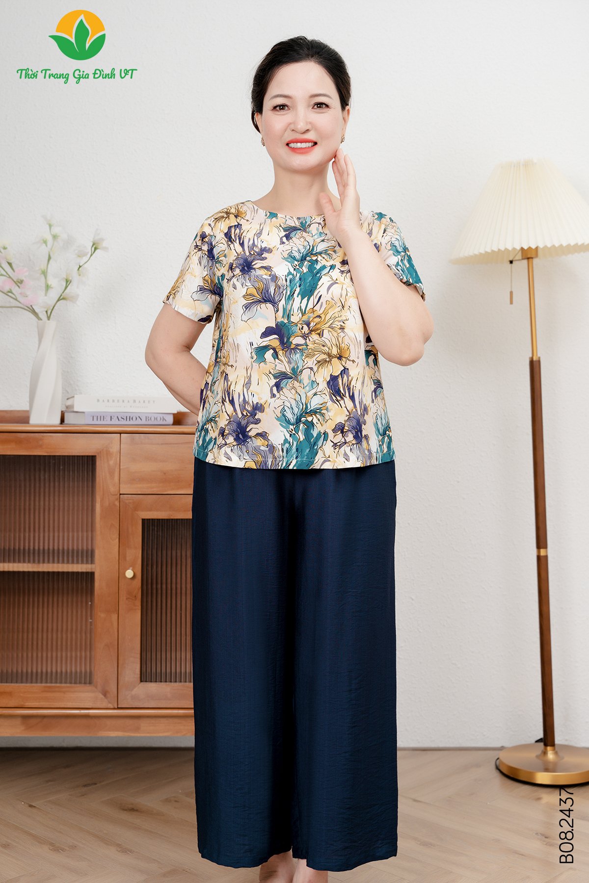 B08.2437. Bộ đồ áo lanh hoạ tiết phối quần linen trung niên, quần dài áo cộc tay
