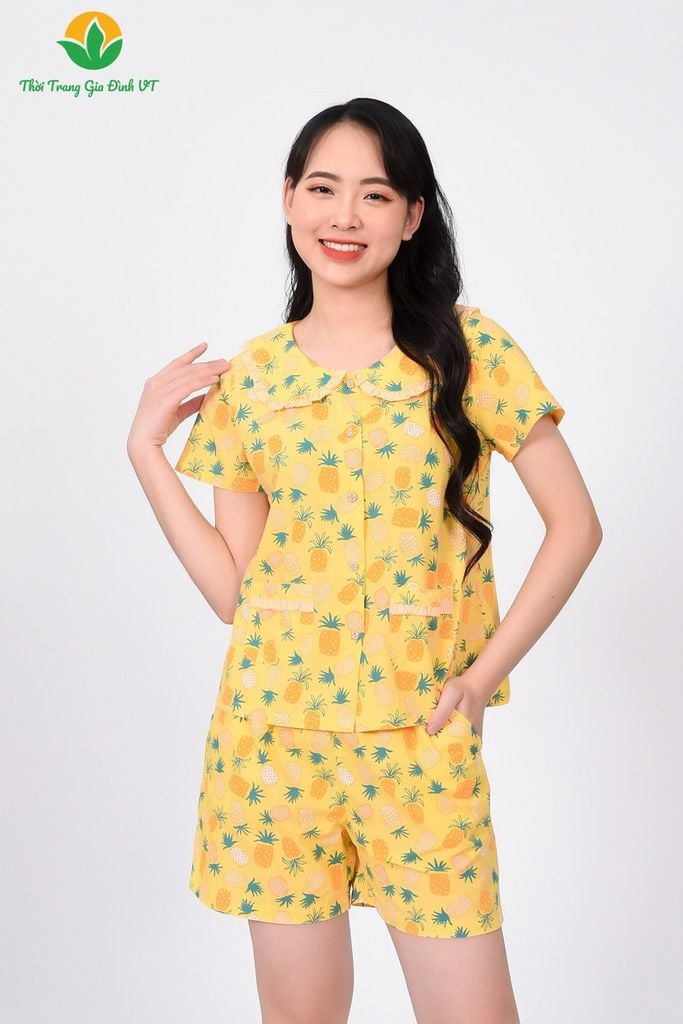 B43.2302. Bộ cotton nữ quần đùi áo cộc tay cổ bèo phối