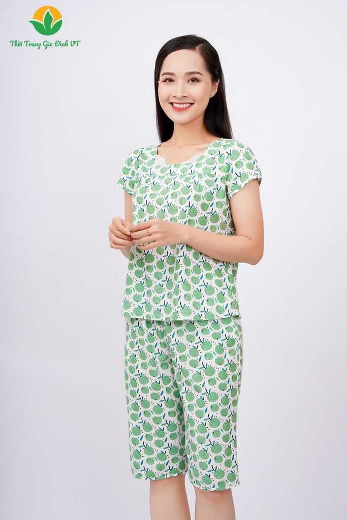 B46.2306.Bộ cotton nữ mùa hè Việt Thắng quần lửng áo cộc tay cổ phối ren