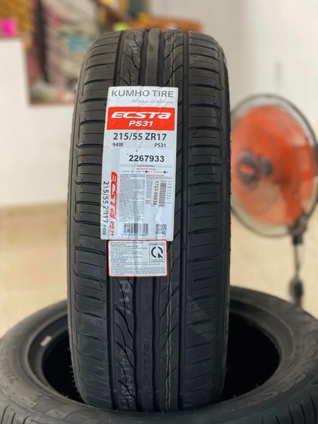Lốp xe Kumho 215/55R17 PS31 94W