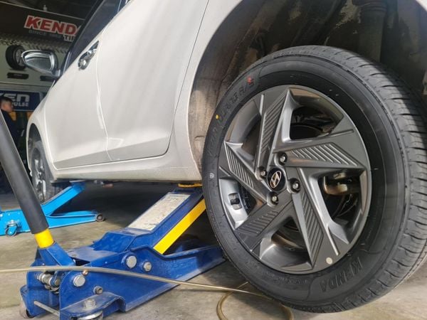Lốp xe Kenda 195/55R16 KR205