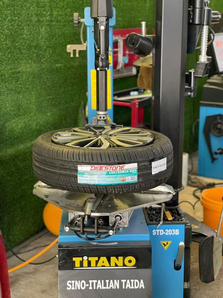 Lốp xe Deestone 185/55R16 RA01 (Thái Lan)