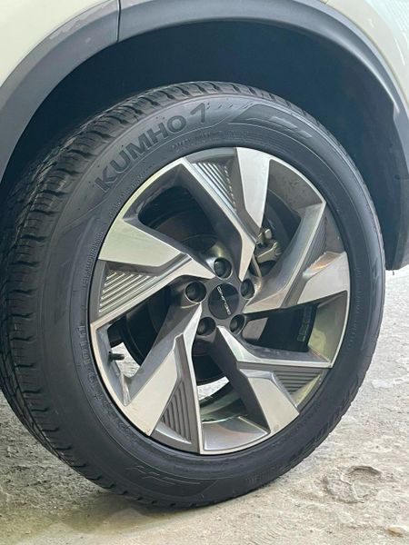 Lốp xe Kumho 235/55R19 KL33 101H