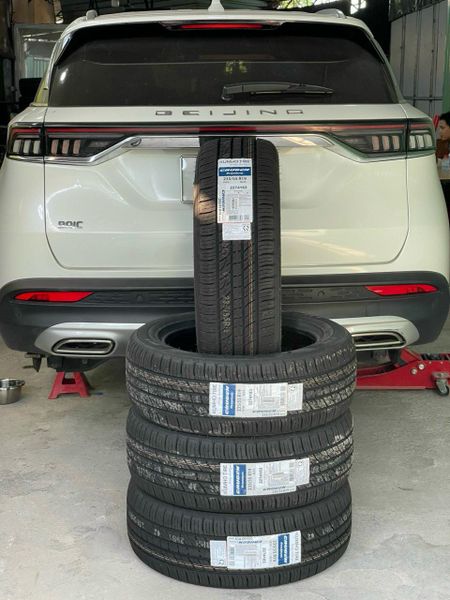 Lốp xe Kumho 235/55R19 KL33 101H