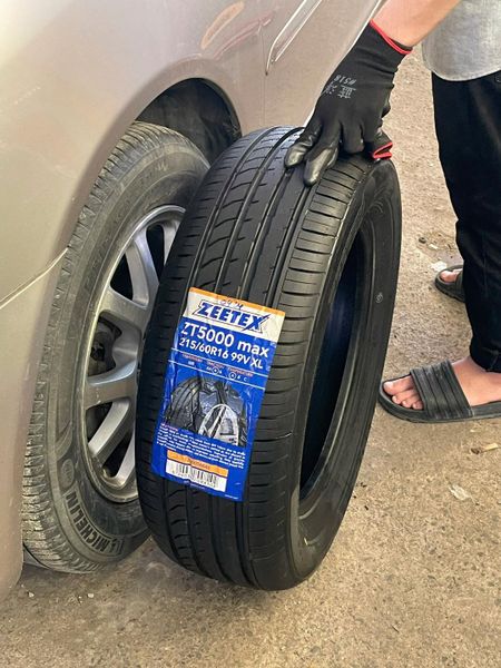 Lốp xe Zeetex 215/60R16 99V XL  ZT5000 max  (Thái Lan)