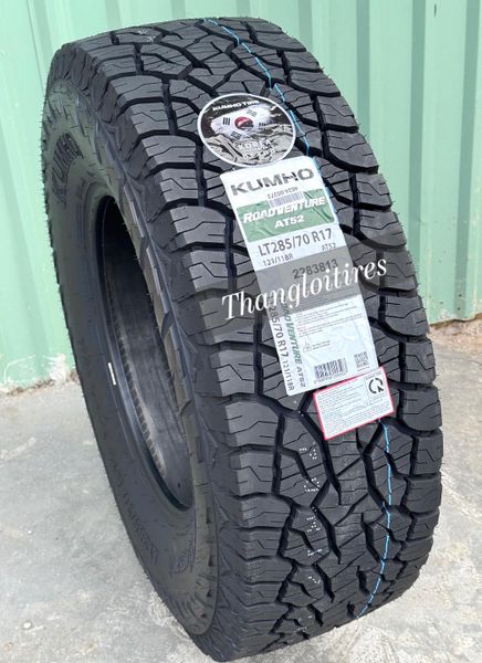 Lốp xe Kumho 285/70R17 AT52 121/118R