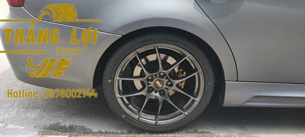 Lốp xe Kenda 255/35R18 KR400 (ZR, lốp có hiệu suất cao)