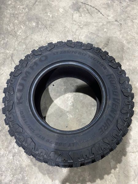 Lốp xe Kumho 285/70R17 MT71 121/118Q