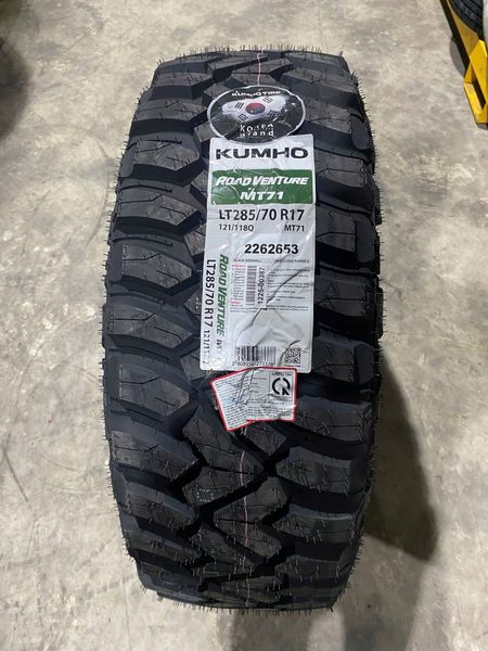 Lốp xe Kumho 285/70R17 MT71 121/118Q