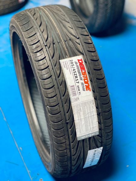 Lốp xe Deestone 205/45R17 R702 (Thái Lan)