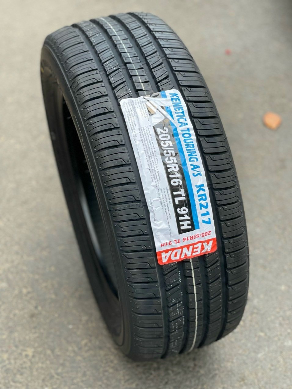 Lốp xe Kenda 205/55R16 KR217