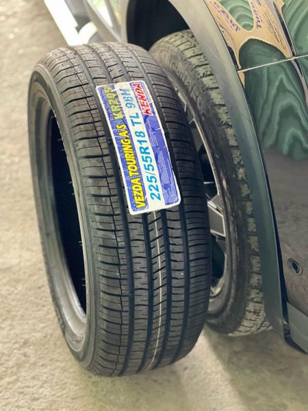 Lốp xe Kenda 225/55R18 KR205