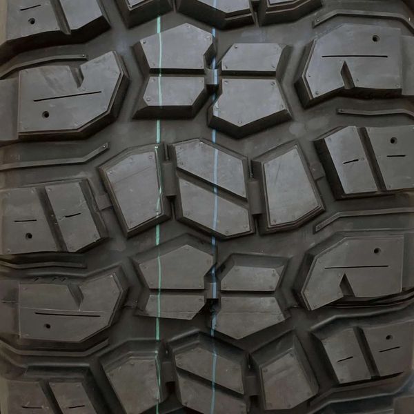 Lốp xe Kenda 35X12.50R17 KR629 LT2
