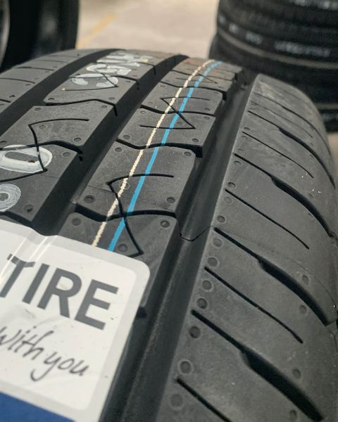 Lốp xe Kumho 195R15 KC53 106/104R