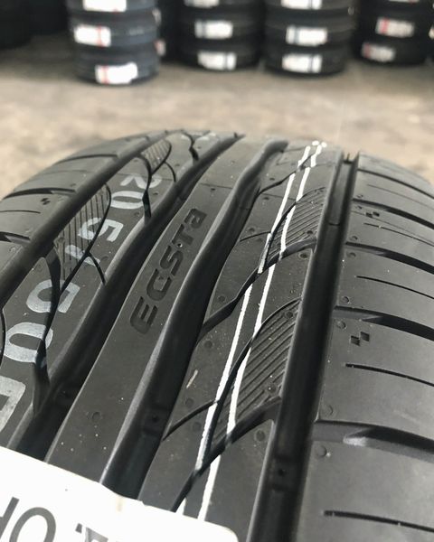 Lốp xe Kumho 205/50R17 PS31 93W