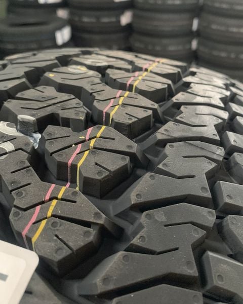 Lốp xe Kumho 265/70R16 AT51 112T