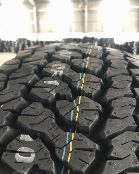 Lốp xe Kumho 285/70R17 AT51 121/118R
