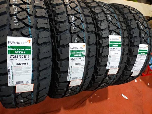 Lốp xe Kumho 285/70R17 MT51 121/118Q