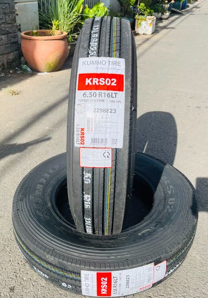 Lốp xe Kumho 6.50R16 RS02 111/109N